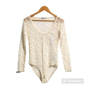 Stradivarius Cream  Sheer  Lace Womens  Bodysuits Size Medium